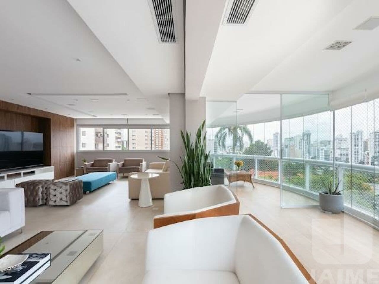 Apartamento de 4 dormitórios na R Bartira — Perdizes, São Paulo