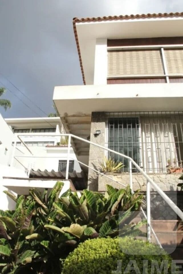 Casa de 4 dormitórios na R Capivari — Pacaembu, São Paulo - foto 4