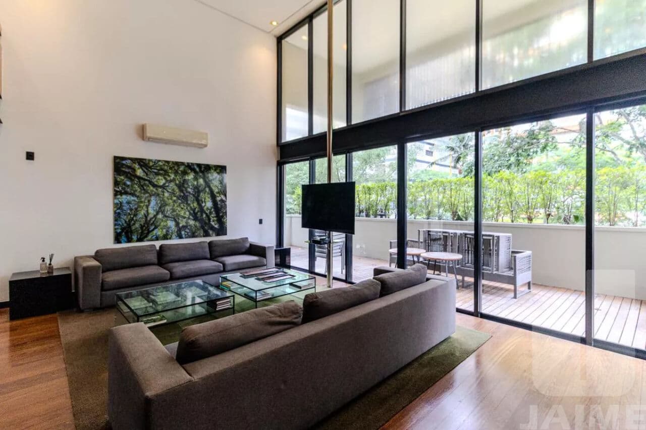 Apartamento de 4 dormitórios na R Itacolomi — Higienópolis, São Paulo