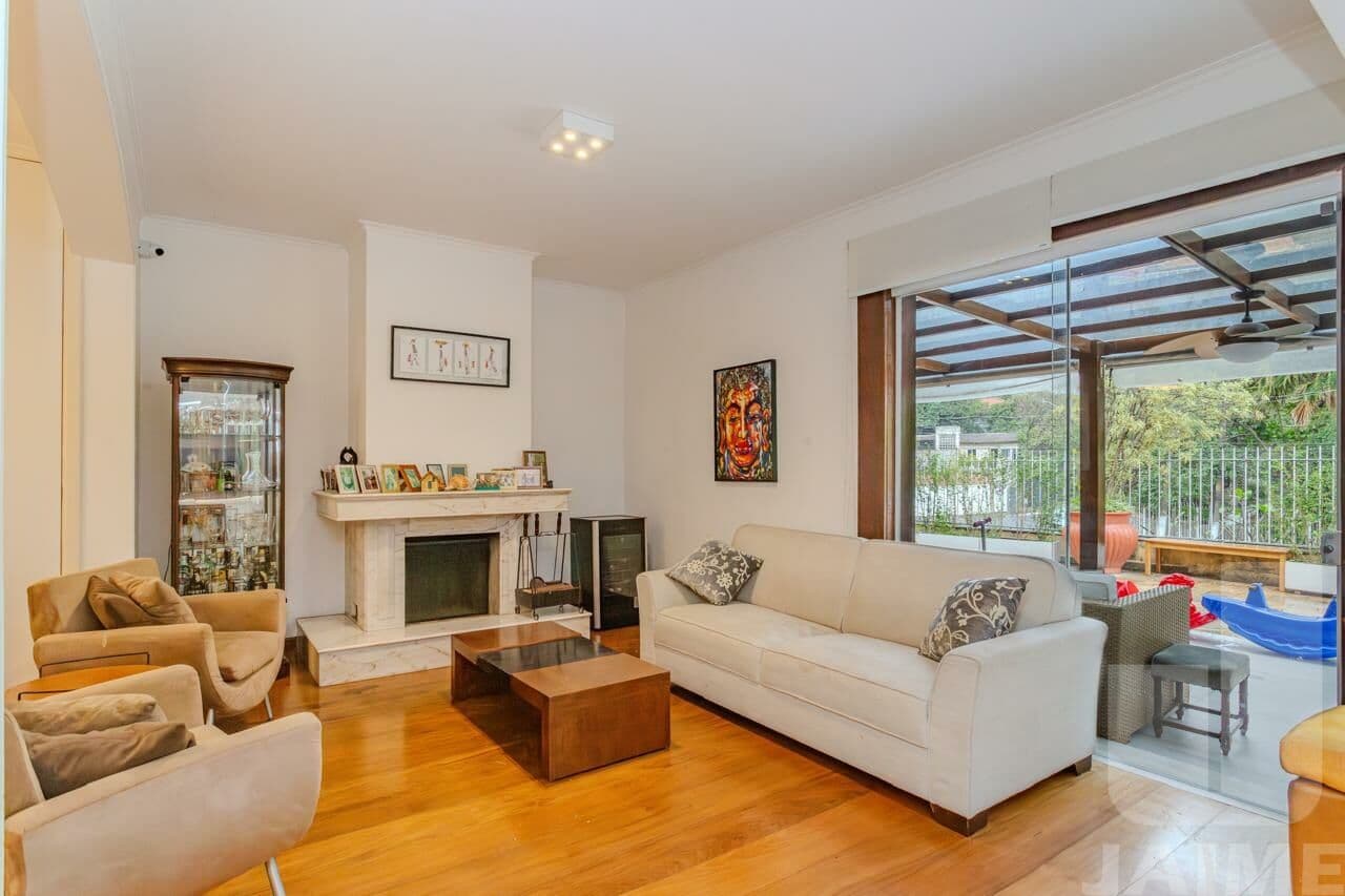 Casa de 4 dormitórios na R Bauru — Pacaembu, São Paulo - foto 2