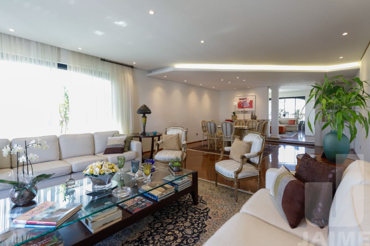 Apartamento de 4 dormitórios na R Bahia — Higienópolis, São Paulo