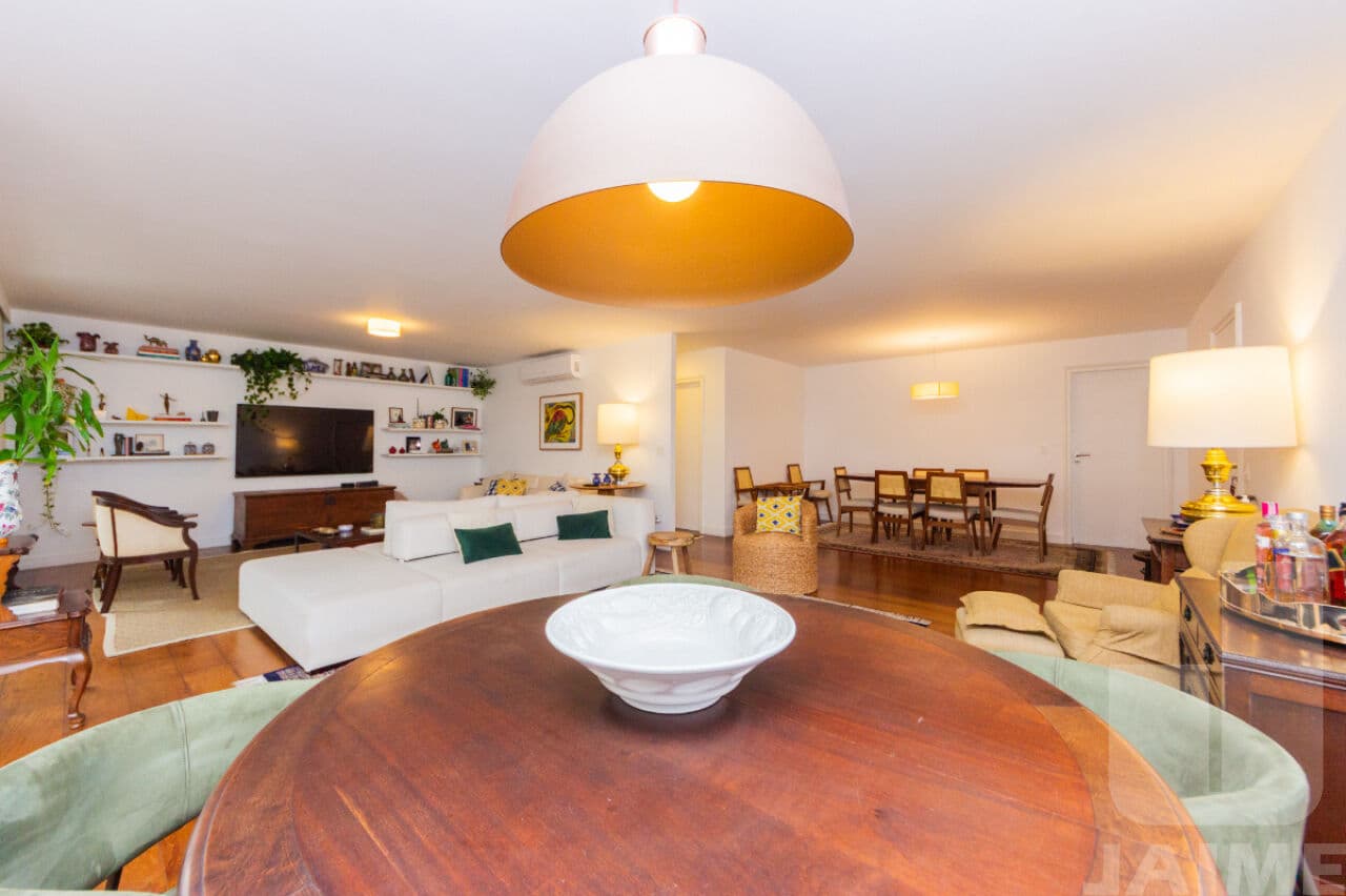Apartamento de 3 dormitórios na R Batataes — Jardim Paulista, São Paulo - foto 2