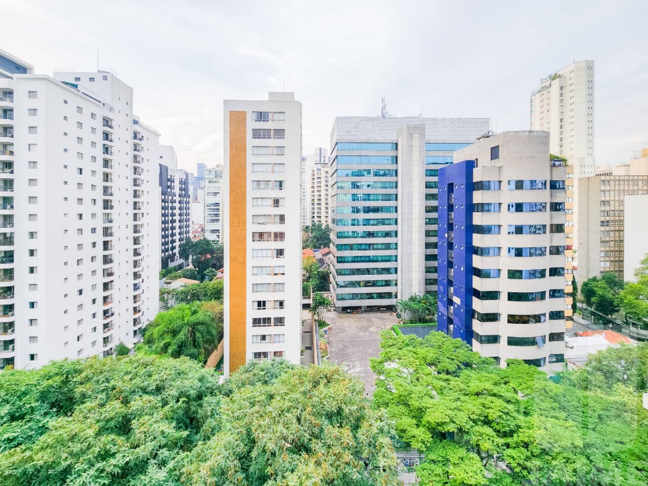 Apartamento de 3 dormitórios na R Batataes — Jardim Paulista, São Paulo - foto 3