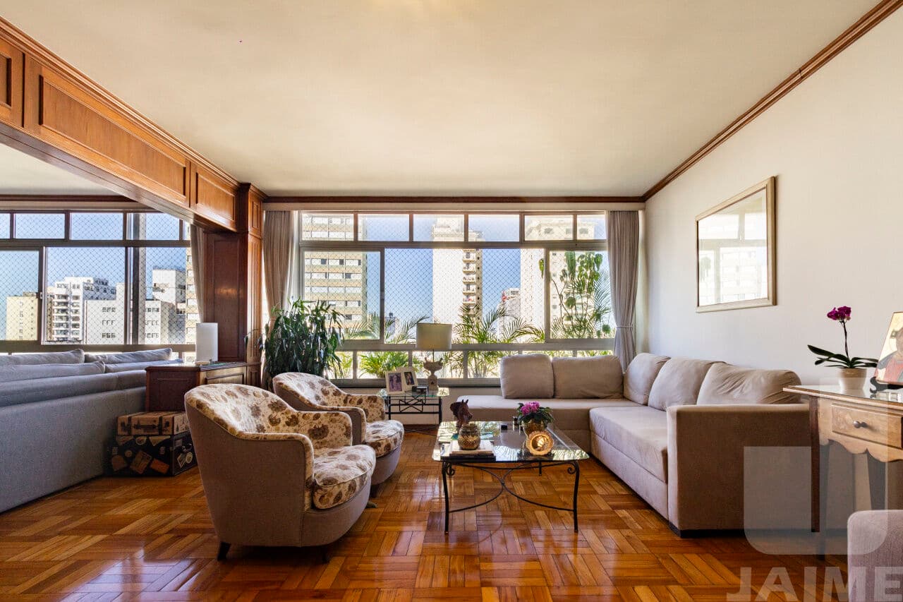 Apartamento de 3 dormitórios na R DOUTOR ALBUQUERQUE LINS — Higienópolis, São Paulo