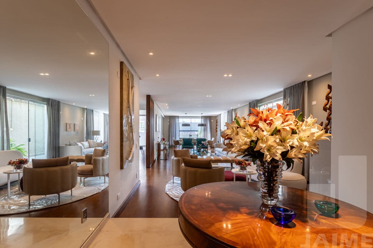 Casa de 3 dormitórios na R ANGATUBA — Pacaembu, São Paulo - foto 2