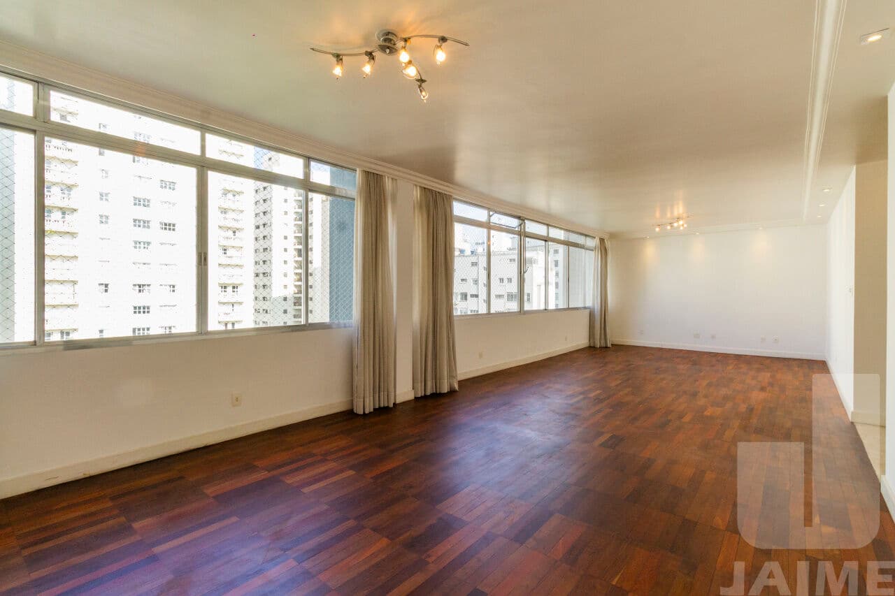 Apartamento de 3 dormitórios na R SERGIPE — Higienópolis, São Paulo