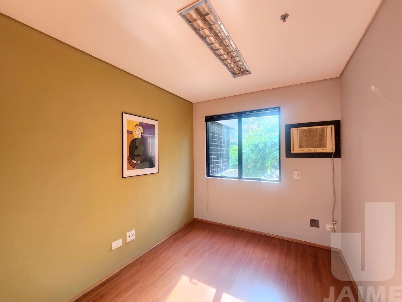 Comercial na R SÃO VICENTE DE PAULA — Santa Cecília, São Paulo