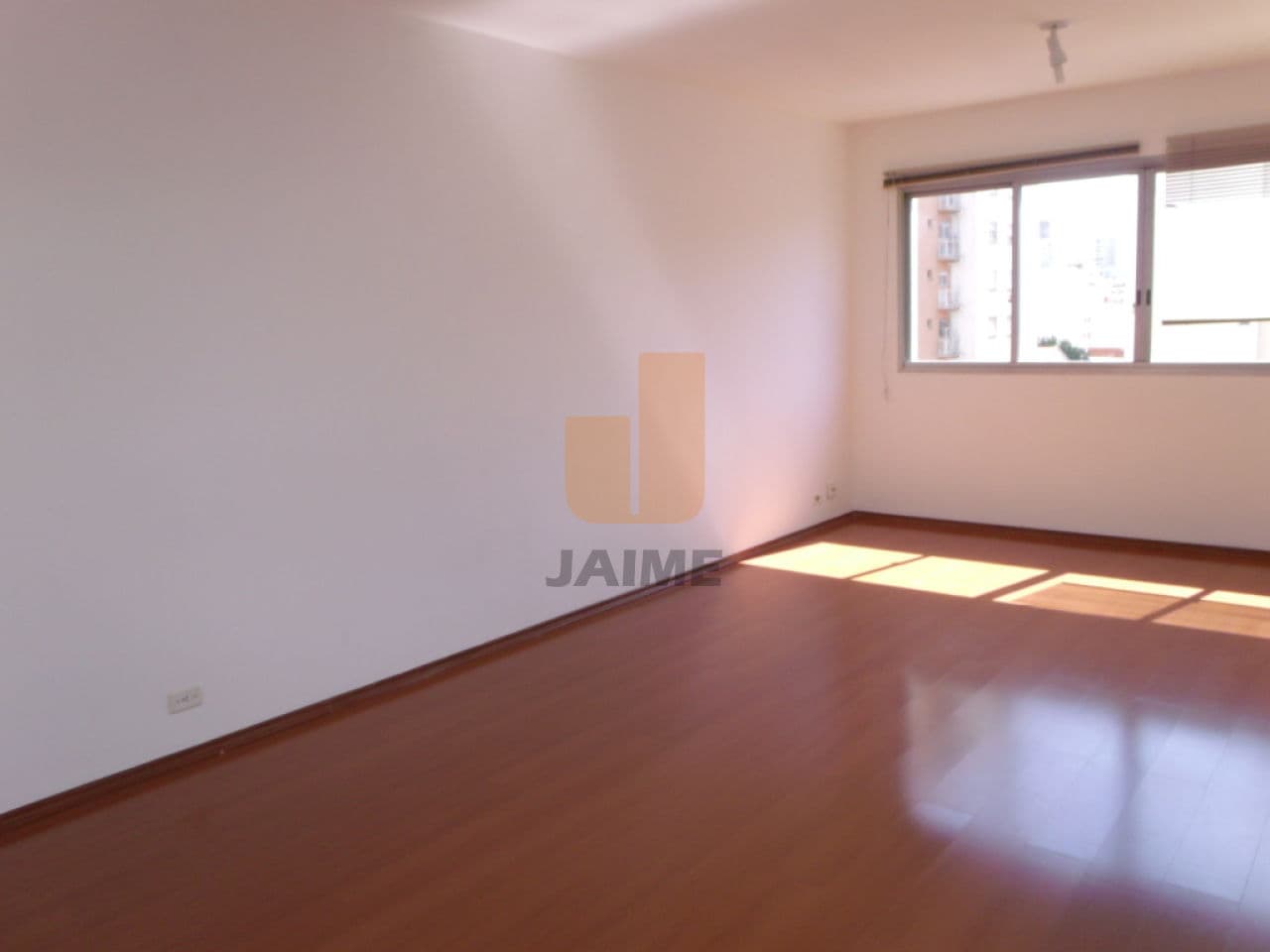 Apartamento de 2 dormitórios na R AURELIANO COUTINHO — Higienópolis, São Paulo
