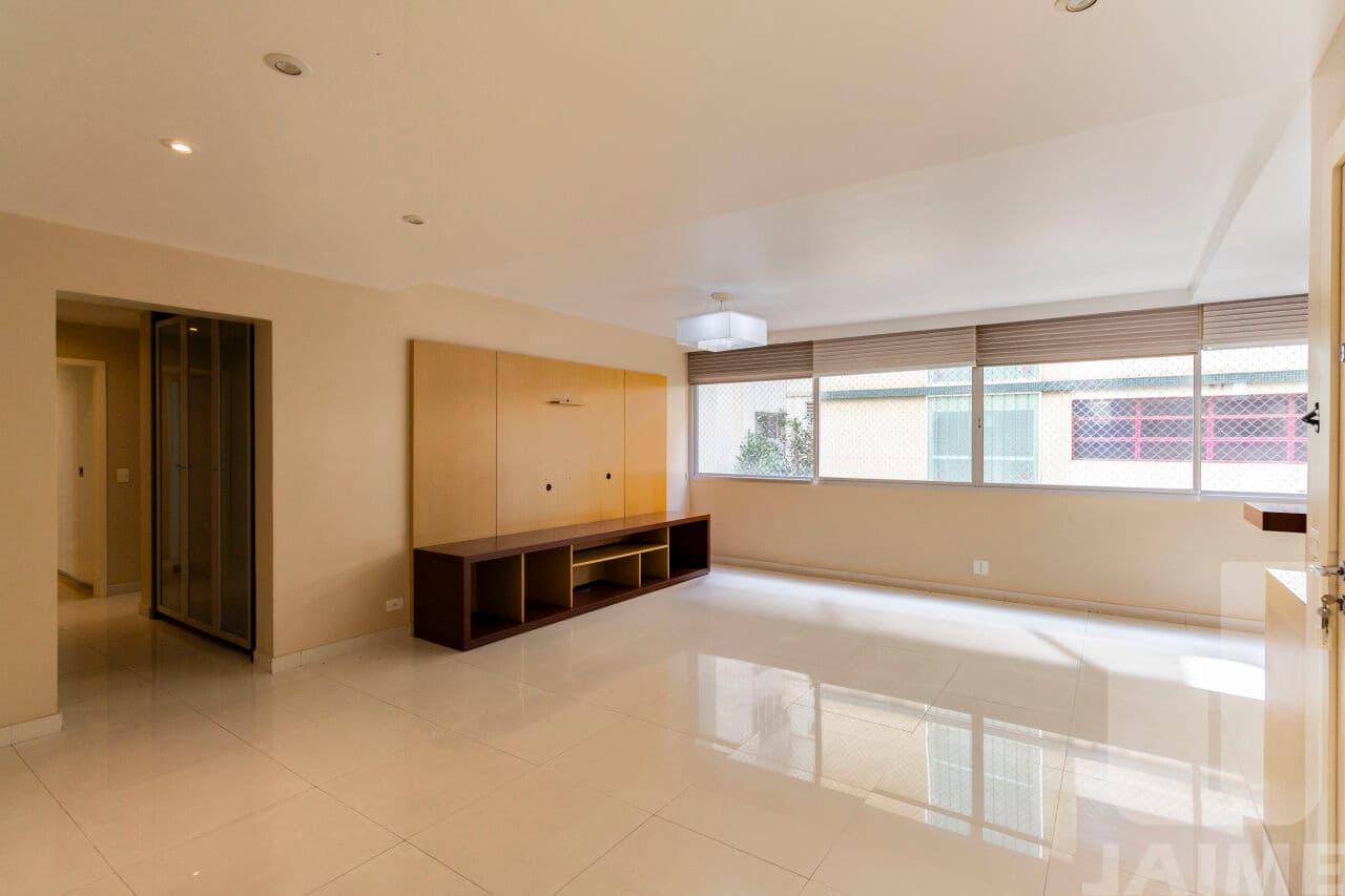 Apartamento de 4 dormitórios na R SABARÁ — Higienópolis, São Paulo
