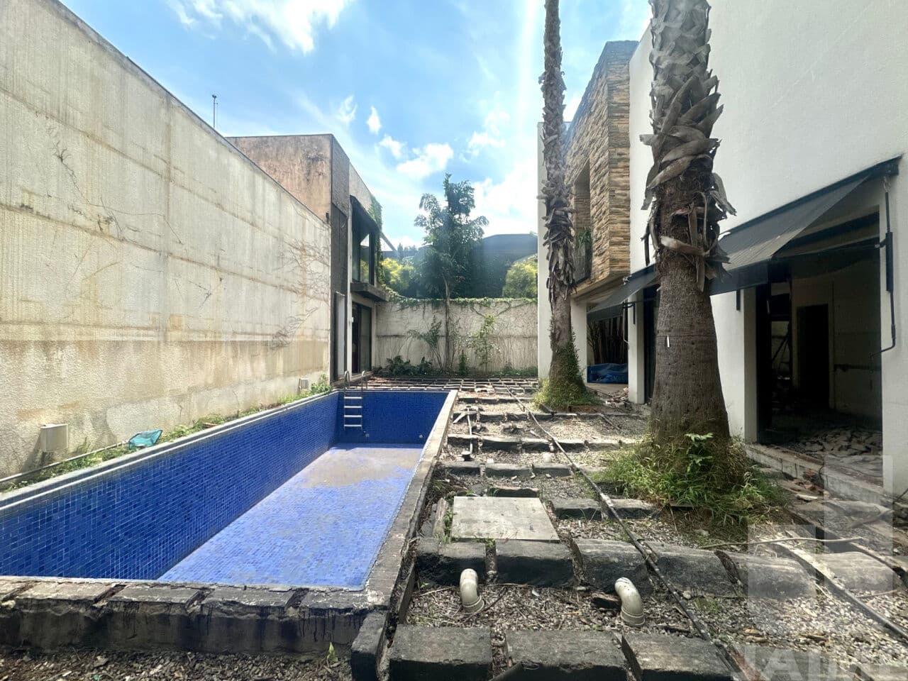 Casa de 4 dormitórios na R TURQUIA — Jardim Europa, São Paulo - foto 3