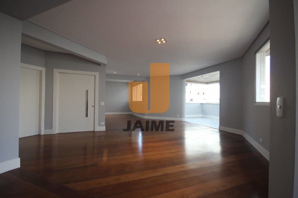 Apartamento em Moema