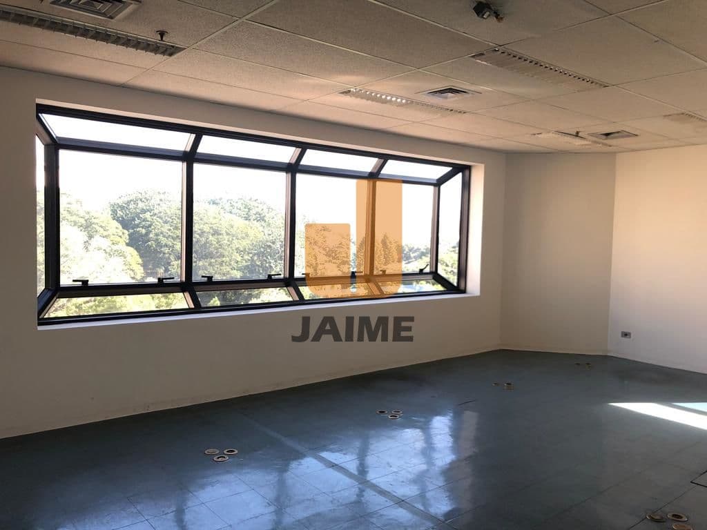 Comercial em Água Branca