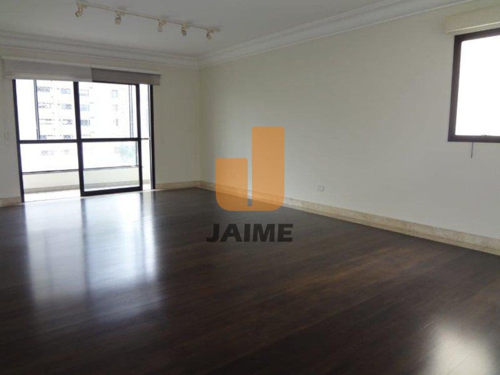 Apartamento em Moema