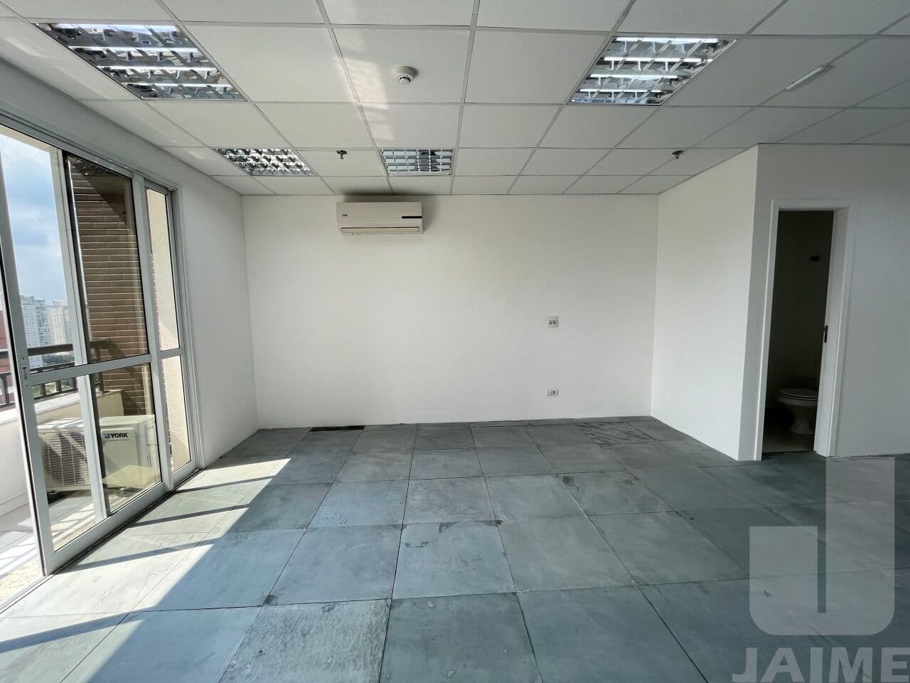 Comercial na AV FRANCISCO MATARAZZO — Água Branca, São Paulo - foto 2