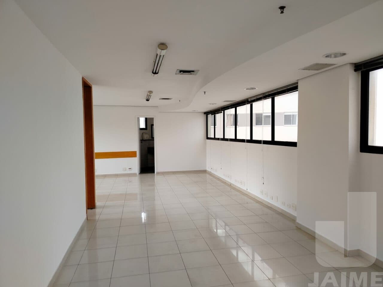 Comercial na AV AURO SOARES DE MOURA ANDRADE — Barra Funda, São Paulo