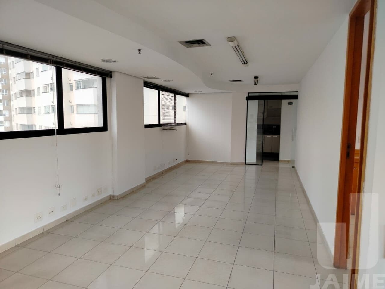 Comercial na AV AURO SOARES DE MOURA ANDRADE — Barra Funda, São Paulo - foto 2