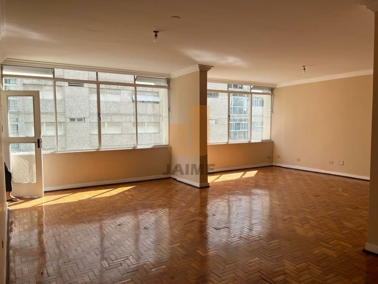 Apartamento de 4 dormitórios na R BARONESA DE ITU — Higienópolis, São Paulo