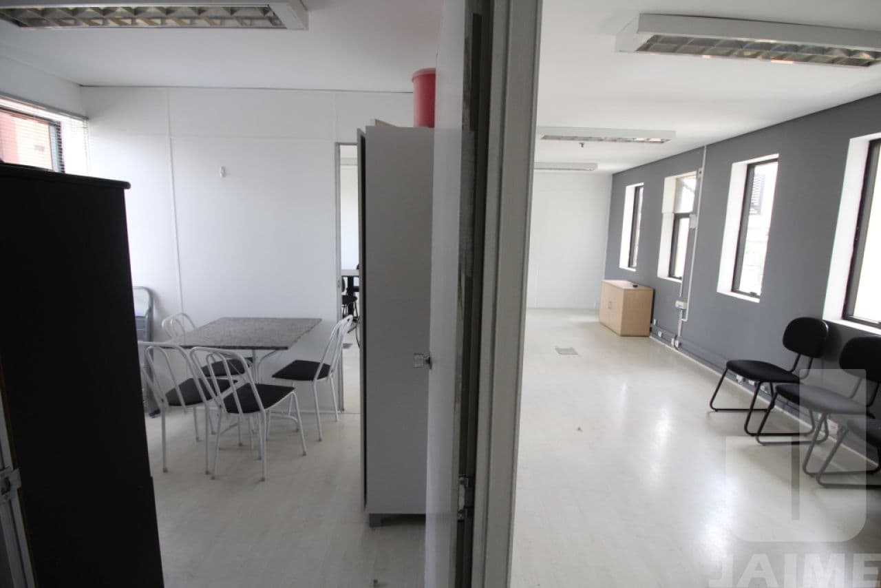 Comercial na R DOUTOR ALBUQUERQUE LINS — Higienópolis, São Paulo