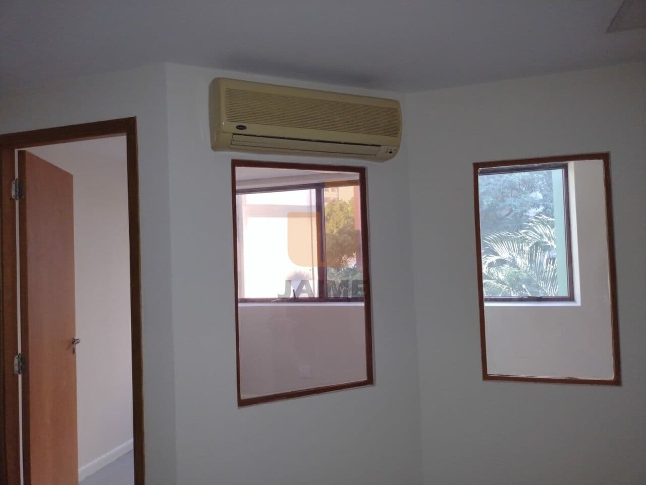 Comercial na R SABARÁ — Higienópolis, São Paulo