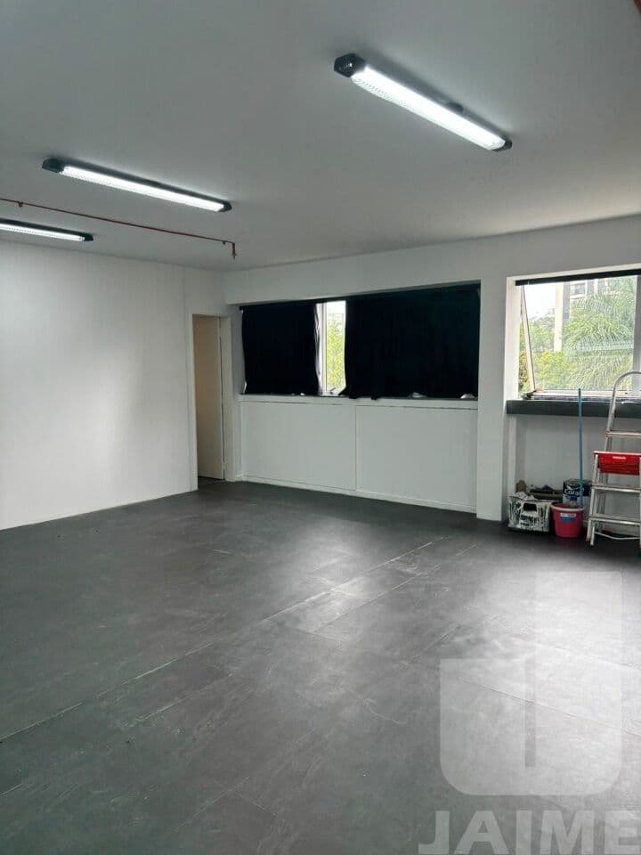 Comercial na R General Jardim — Higienópolis, São Paulo