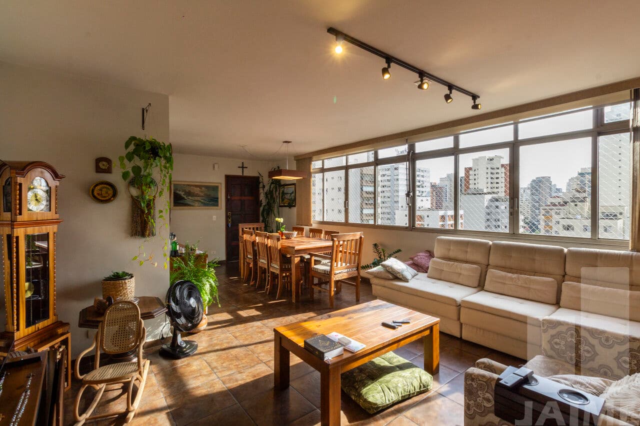 Apartamento de 3 dormitórios na R Gabriel dos Santos — Higienópolis, São Paulo