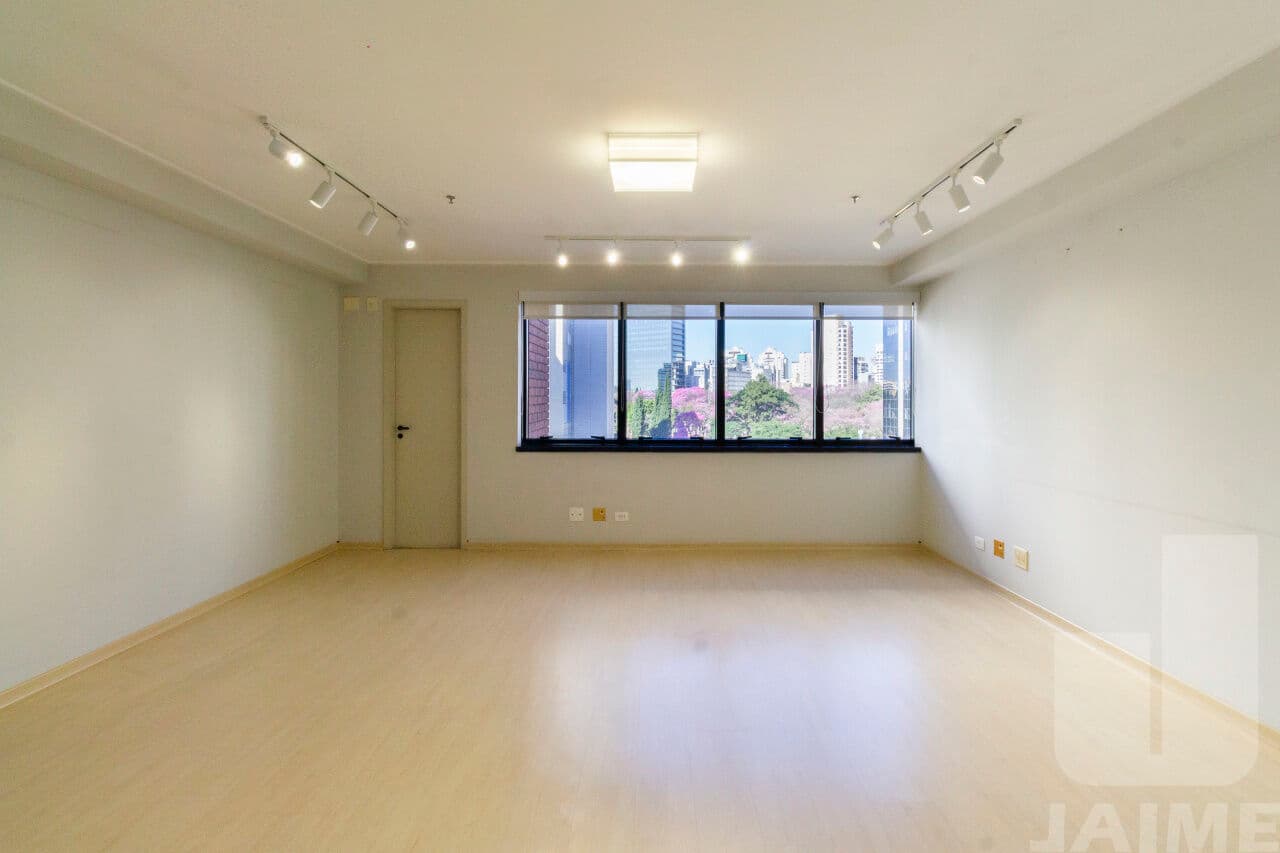 Comercial na AV Angélica — Higienópolis, São Paulo