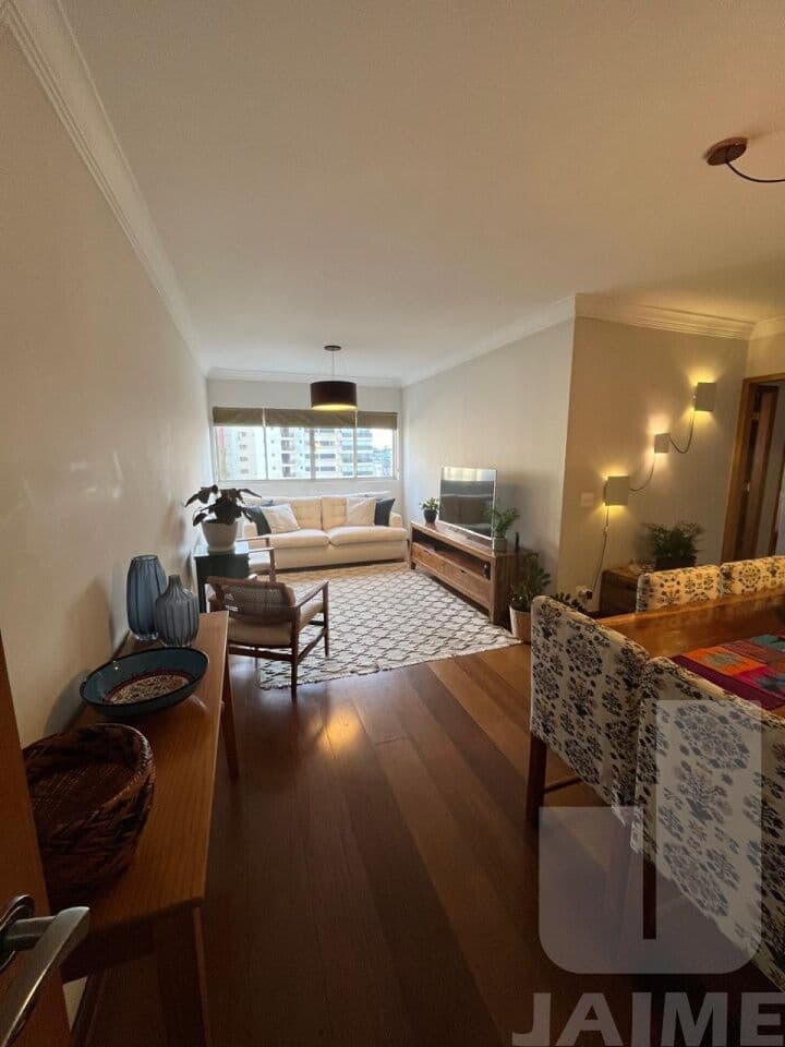 Apartamento de 3 dormitórios na R Caiubi — Perdizes, São Paulo