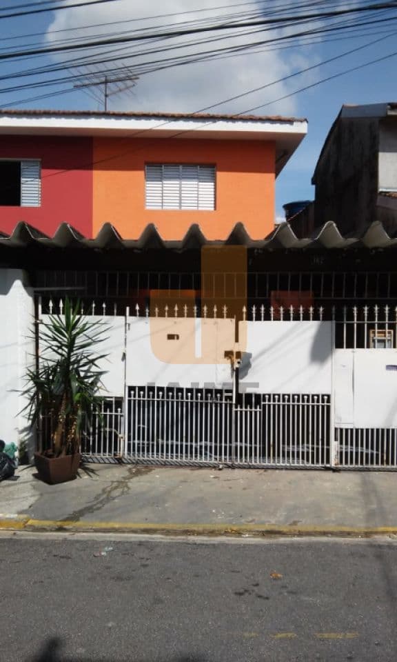 Casa de 3 dormitórios na R ISAÍAS TARANDACH — Parque Arariba, São Paulo