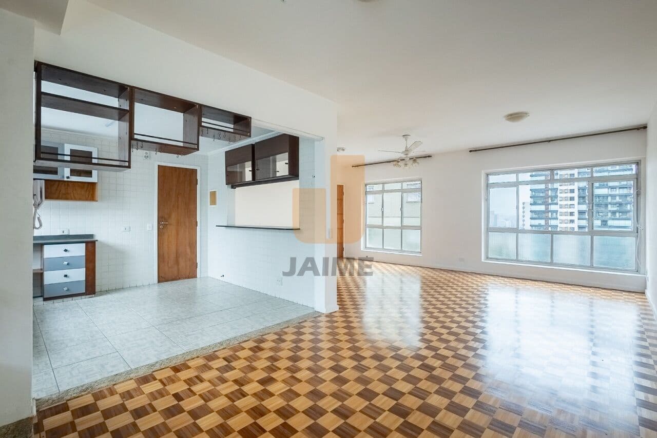 Apartamento de 3 dormitórios na AV REBOUÇAS — Cerqueira César, São Paulo