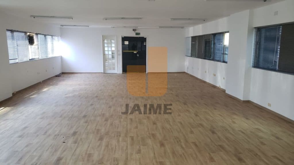 Comercial na R BELA CINTRA — Cidade Júlia, São Paulo
