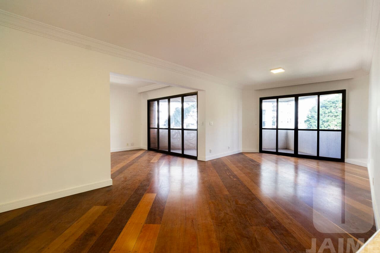 Apartamento de 4 dormitórios na R PARAGUASSU — Perdizes, São Paulo