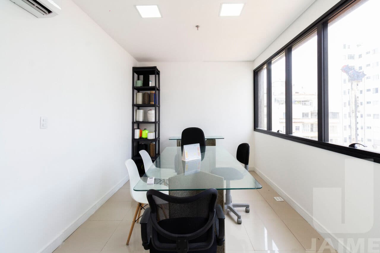 Comercial na R Conselheiro Brotero — Higienópolis, São Paulo