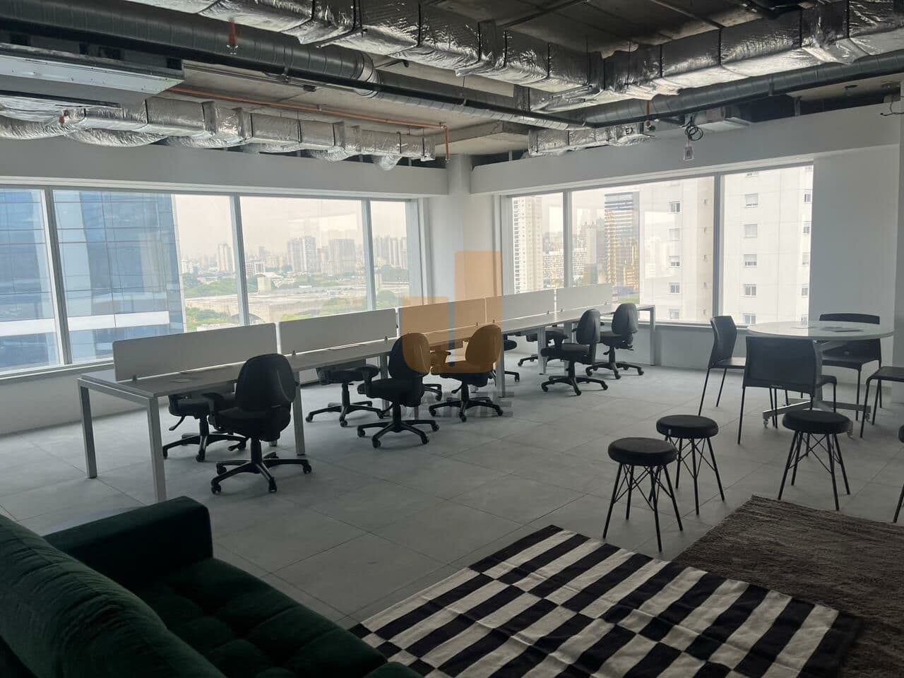 Comercial na AV Presidente Castelo Branco — Barra Funda, São Paulo
