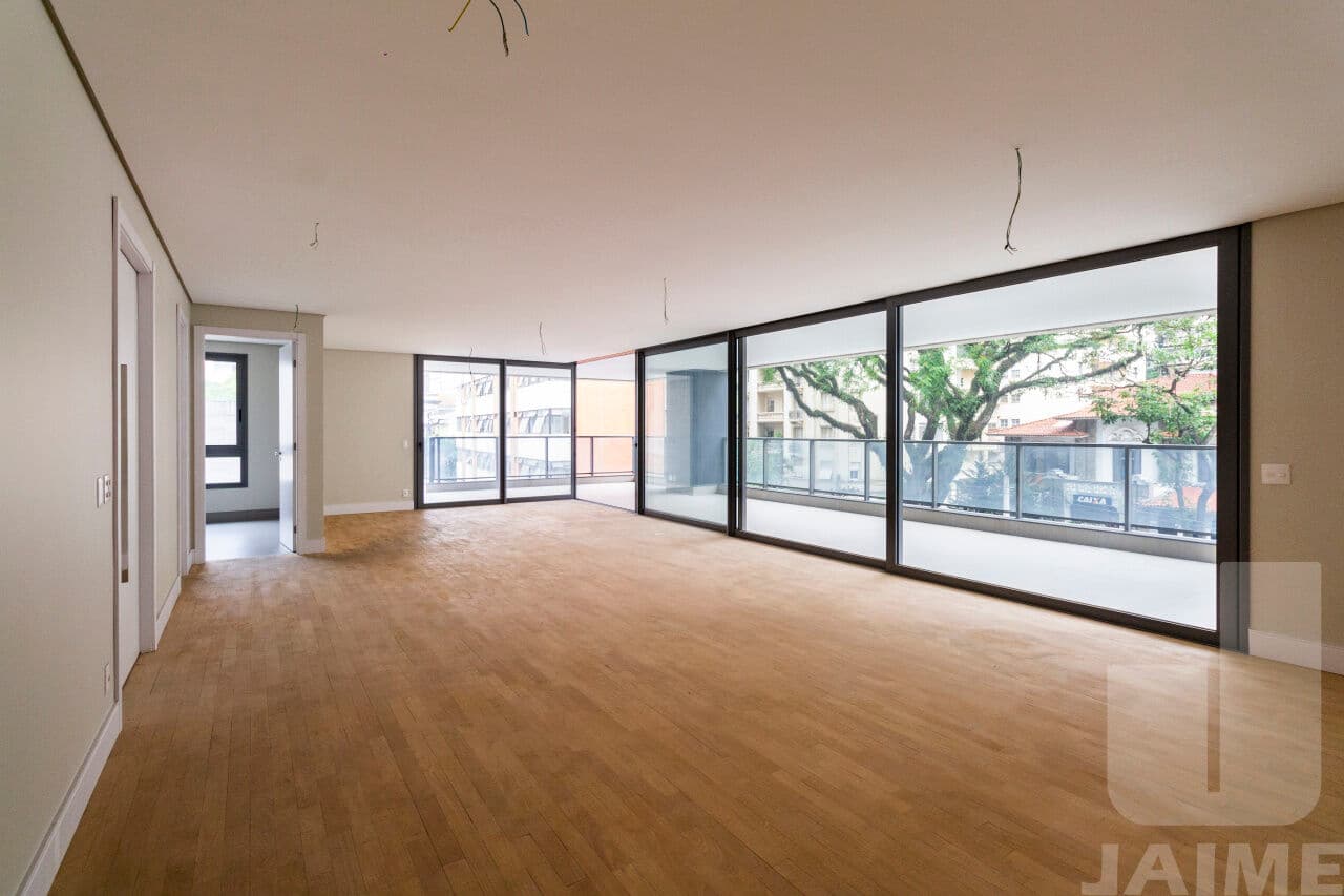 Apartamento de 4 dormitórios na R Doutor Veiga Filho — Higienópolis, São Paulo