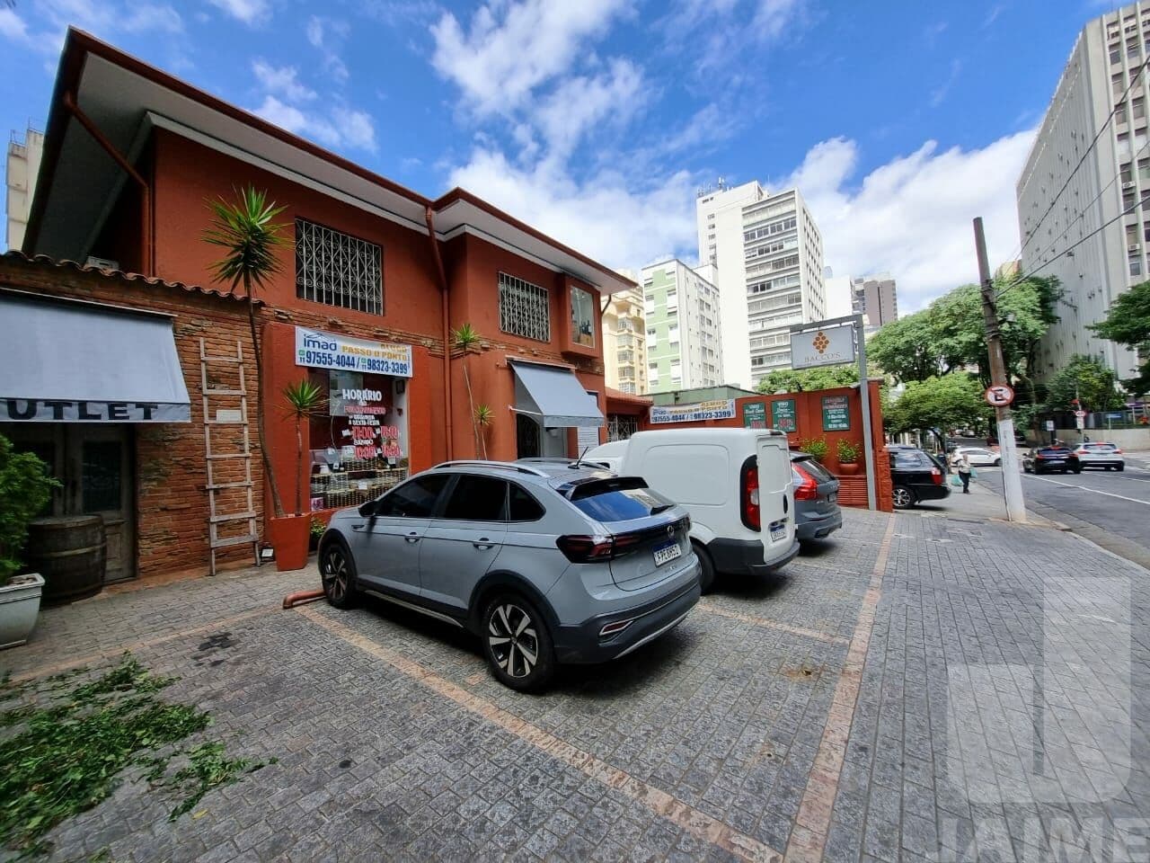 Comercial na R Sergipe — Consolação, São Paulo