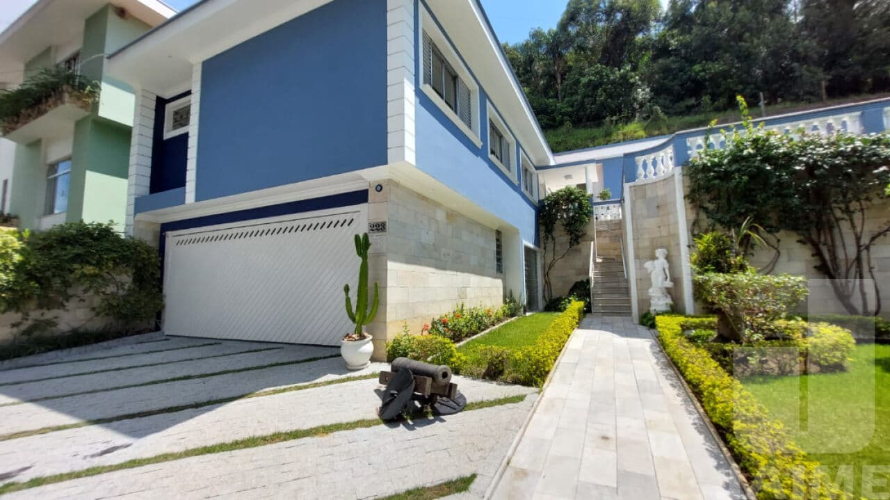 Casa de 5 dormitórios na R General Alencastro Guimarães — Vila Fiat Lux, São Paulo