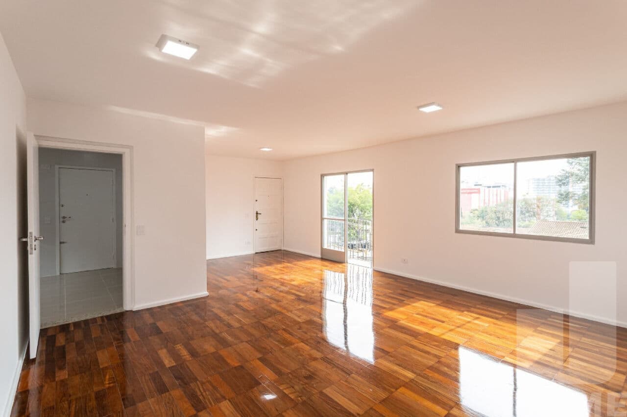 Apartamento de 3 dormitórios na R Borges Lagoa — Vila Clementino, São Paulo