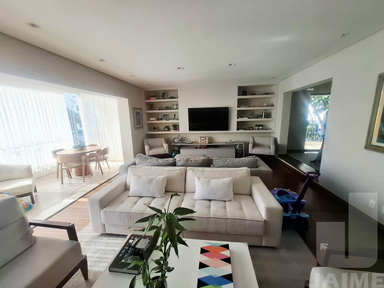 Apartamento de 4 dormitórios na R BAHIA — Higienópolis, São Paulo