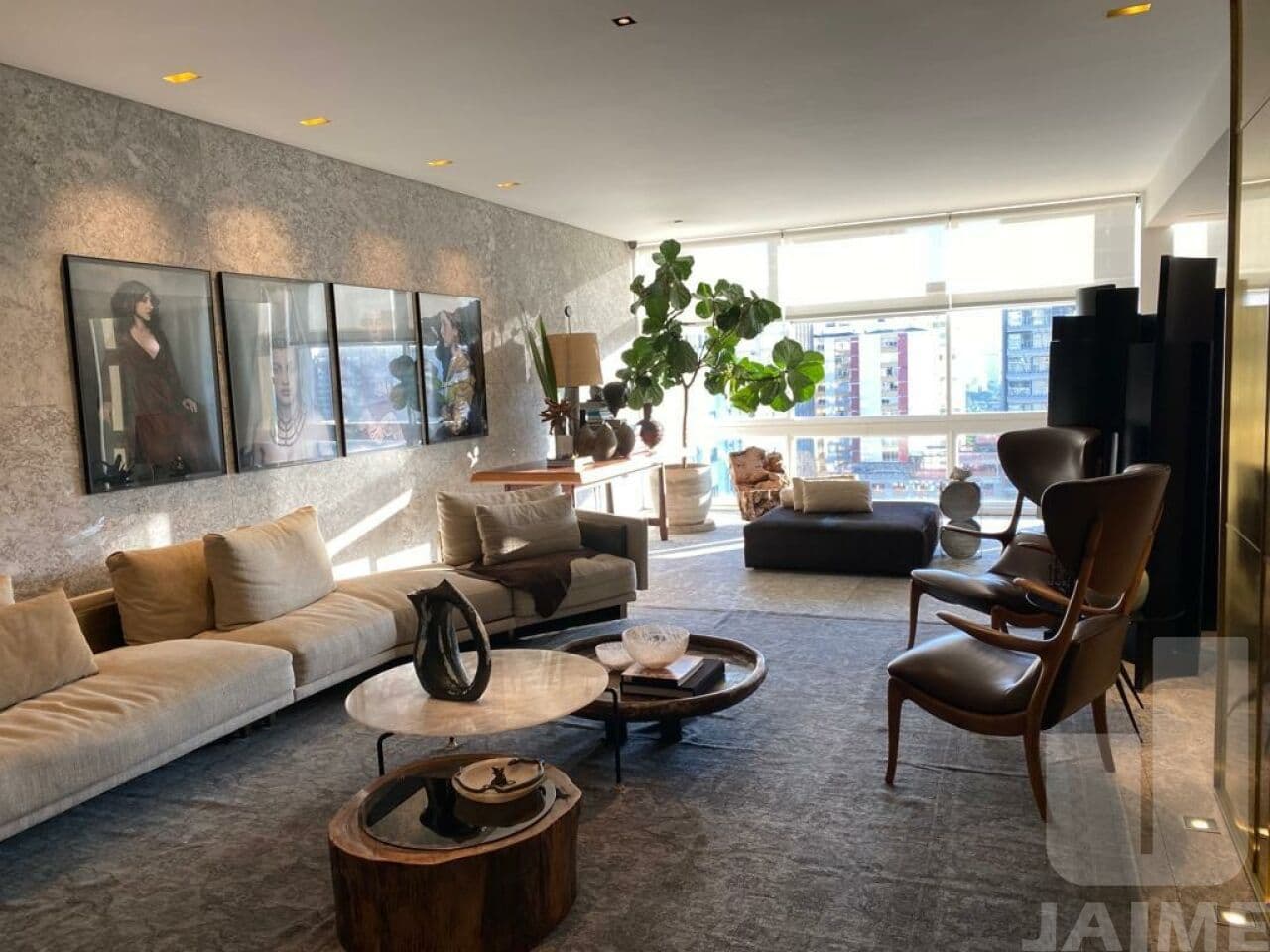 Apartamento de 3 dormitórios na R Oscar Freire — Cerqueira César, São Paulo