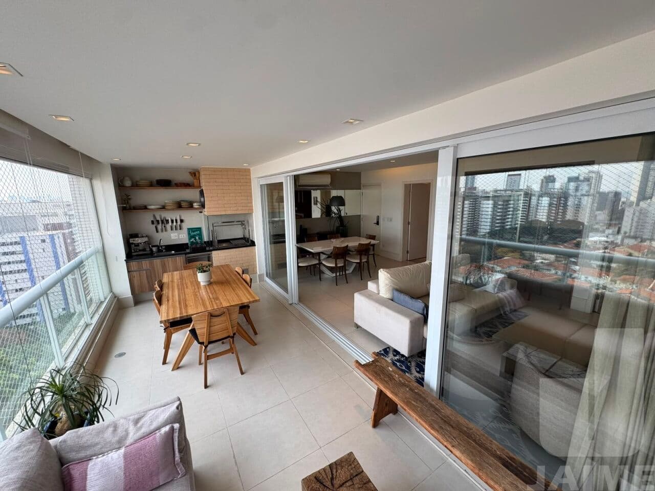 Apartamento de 3 dormitórios na R Doutor Paulo Vieira — Sumaré, São Paulo