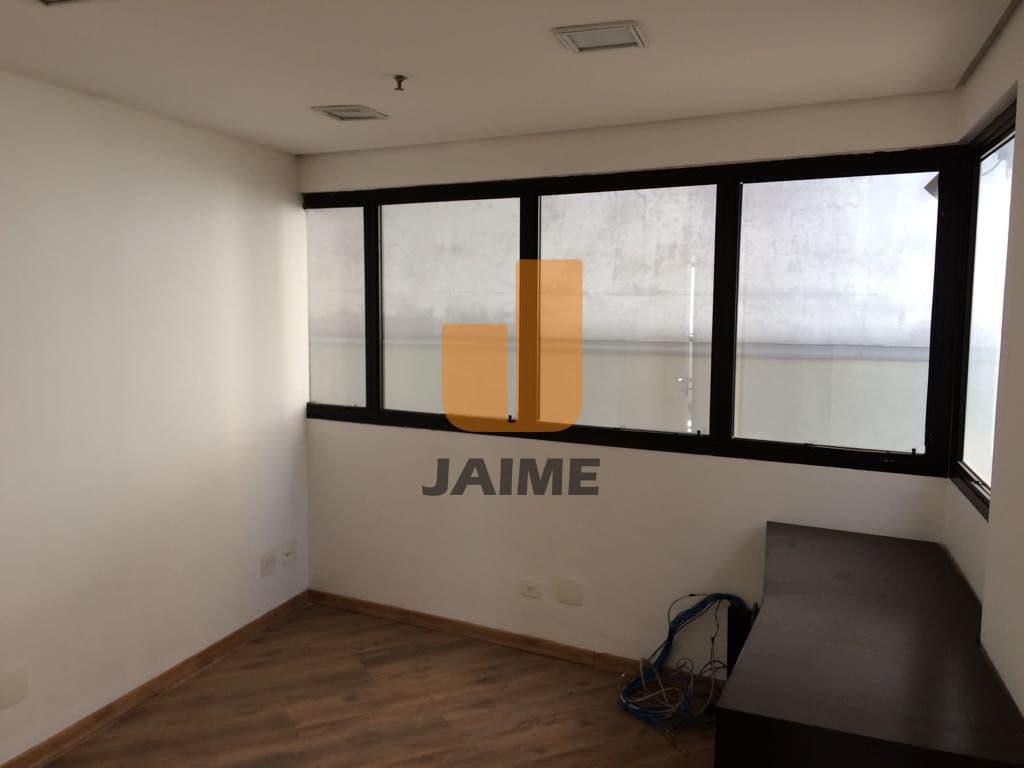 Comercial na R DOUTOR ALBUQUERQUE LINS — Higienópolis, São Paulo