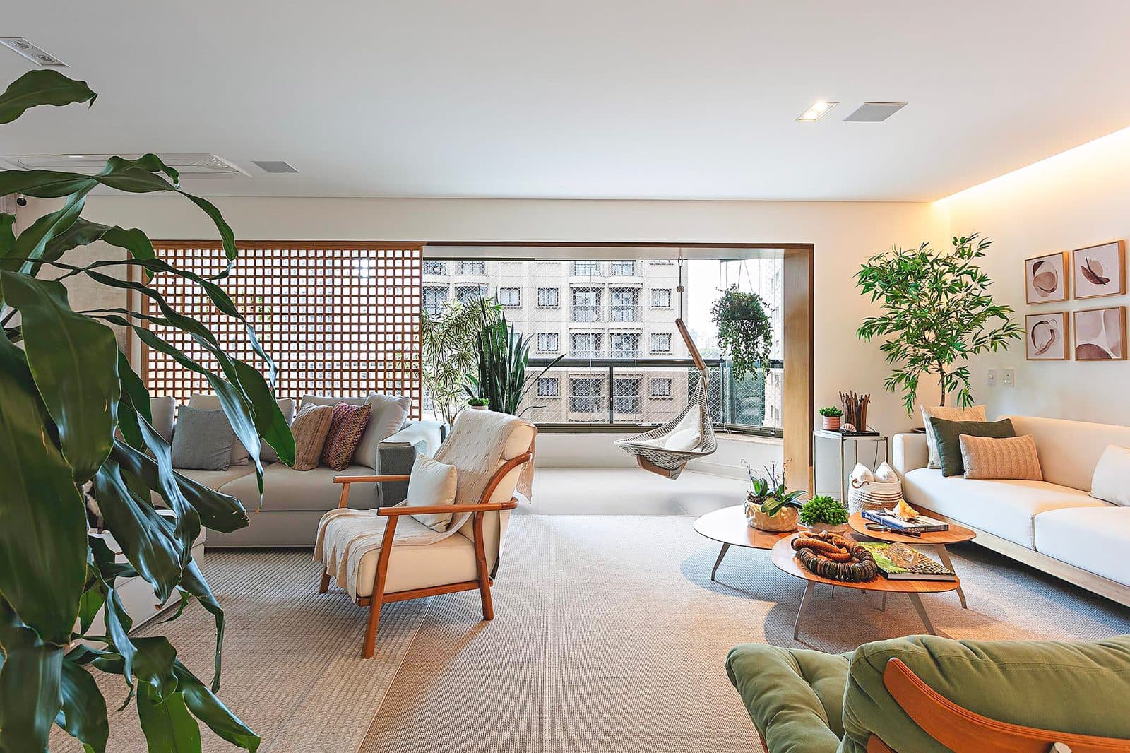Apartamento de 4 dormitórios na Rua jeronimo da veiga — Jardim Europa, São Paulo