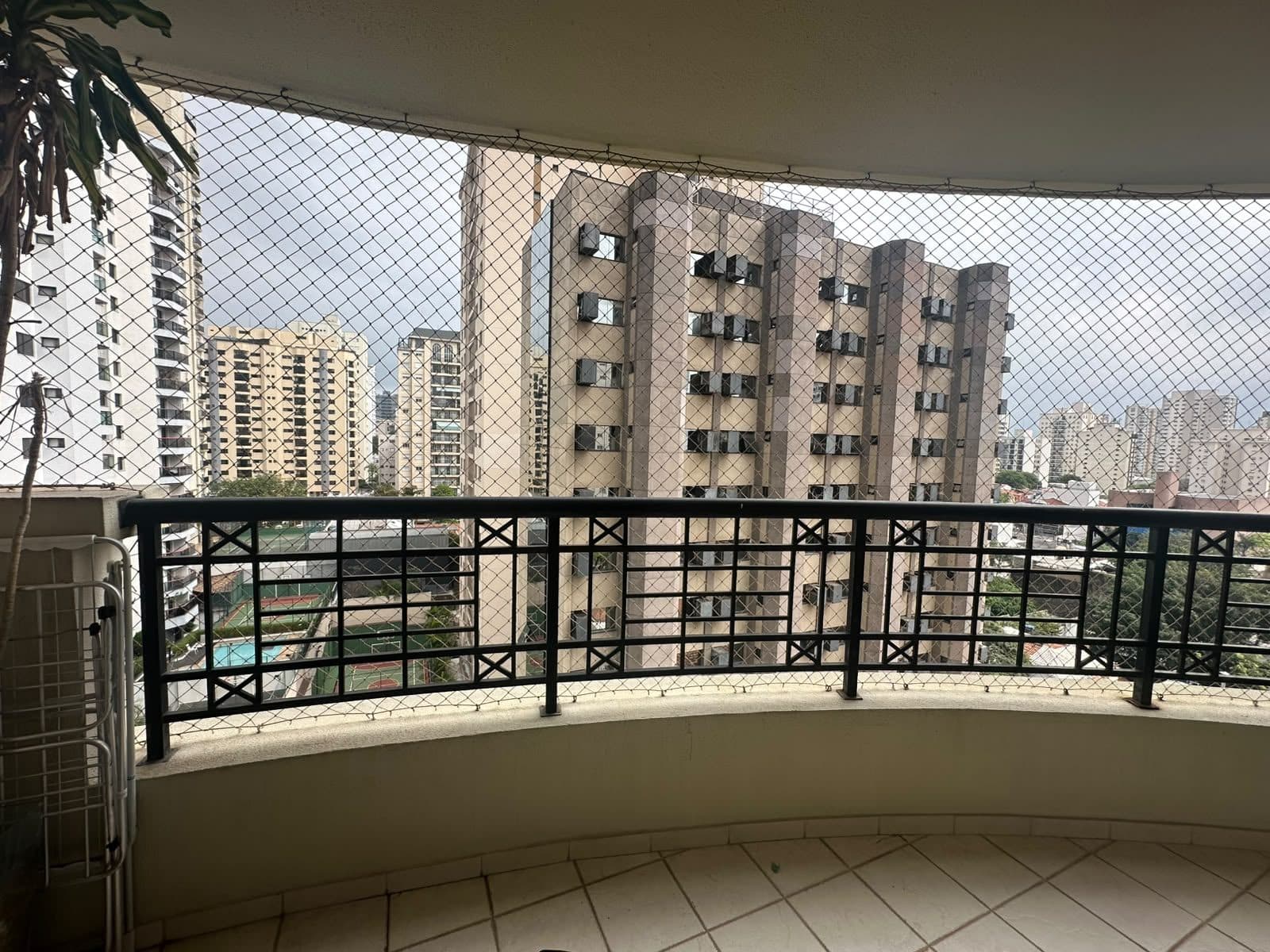 Apartamento de 3 dormitórios na R Desembargador do Vale — Perdizes, São Paulo