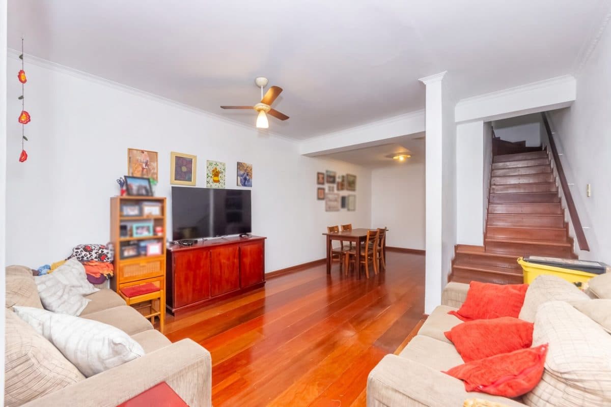 Casa de 2 dormitórios na Rua Wisard — Vila Madalena, São Paulo